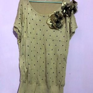 Preloved clothes and posted dresses are under Rs.300 plus shipping ❤️